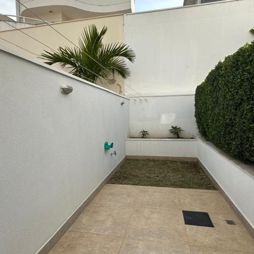 Lateral da casa